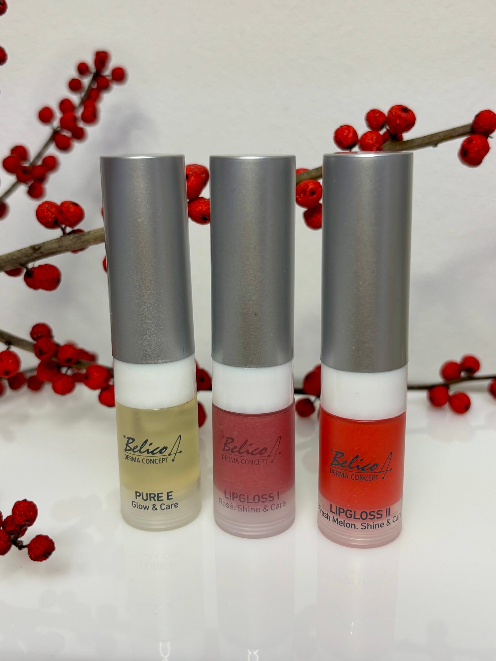 Lūpų blizgesiai su vitaminais (3 vnt) Lūpų blizgesiai su vitaminais (3 vnt)